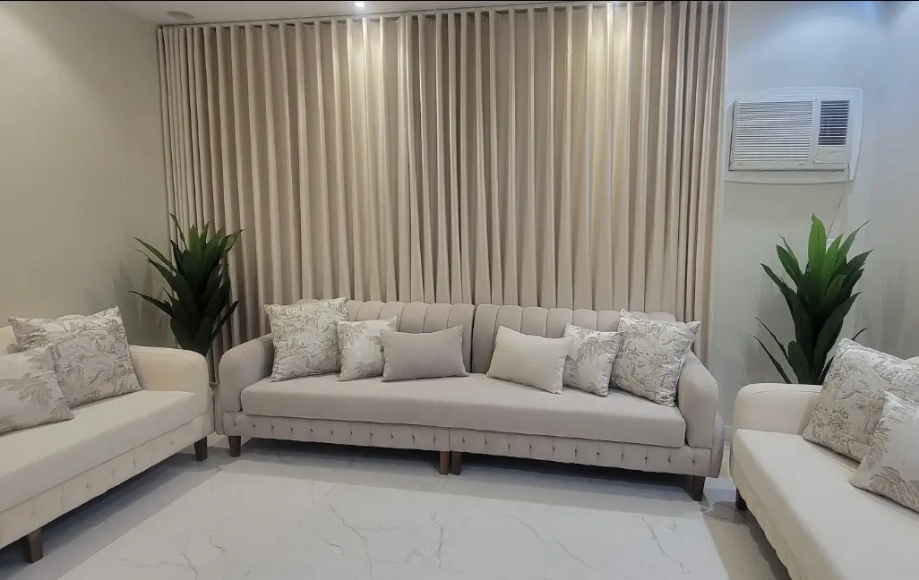 تفصيل ستائر بلاك أوت لفندق في جدة